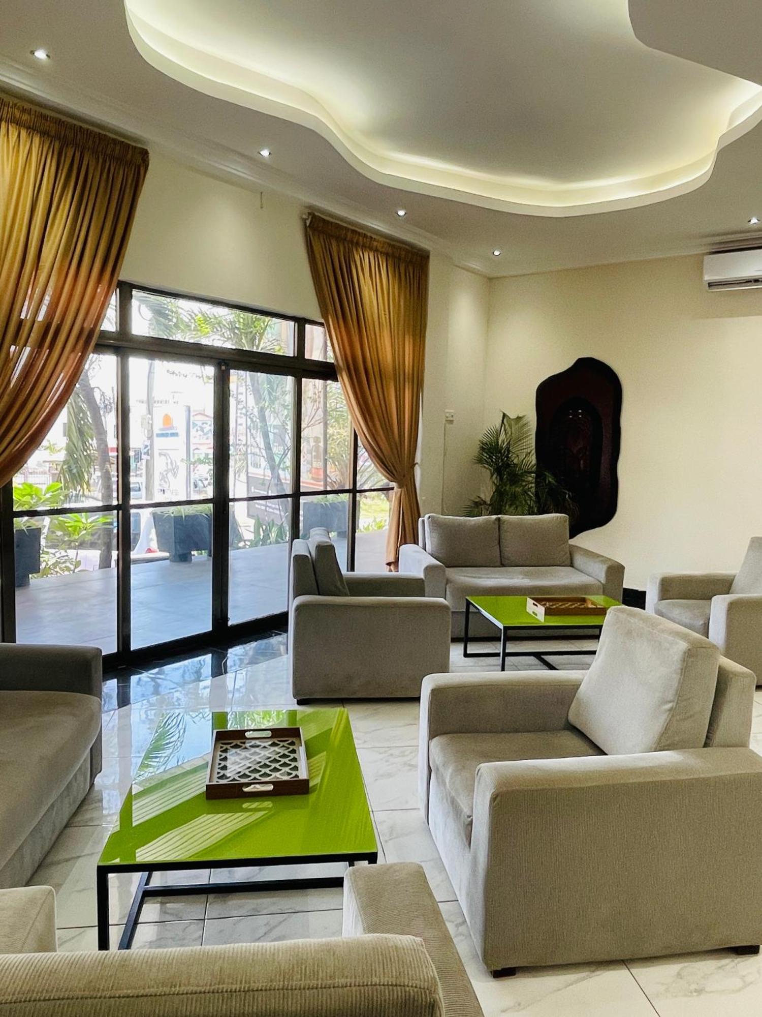 Niagara Hotel Accra Esterno foto