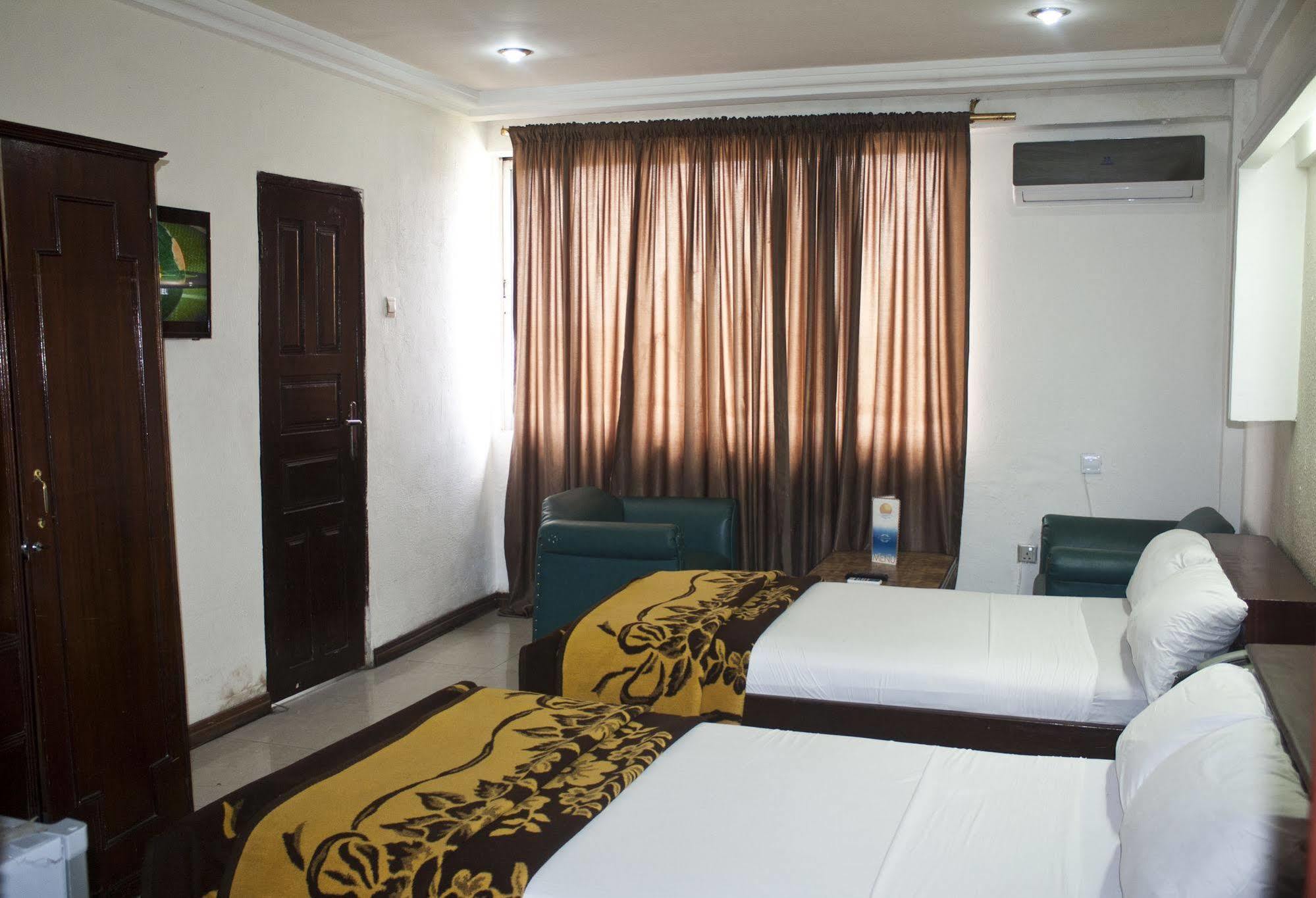 Niagara Hotel Accra Esterno foto