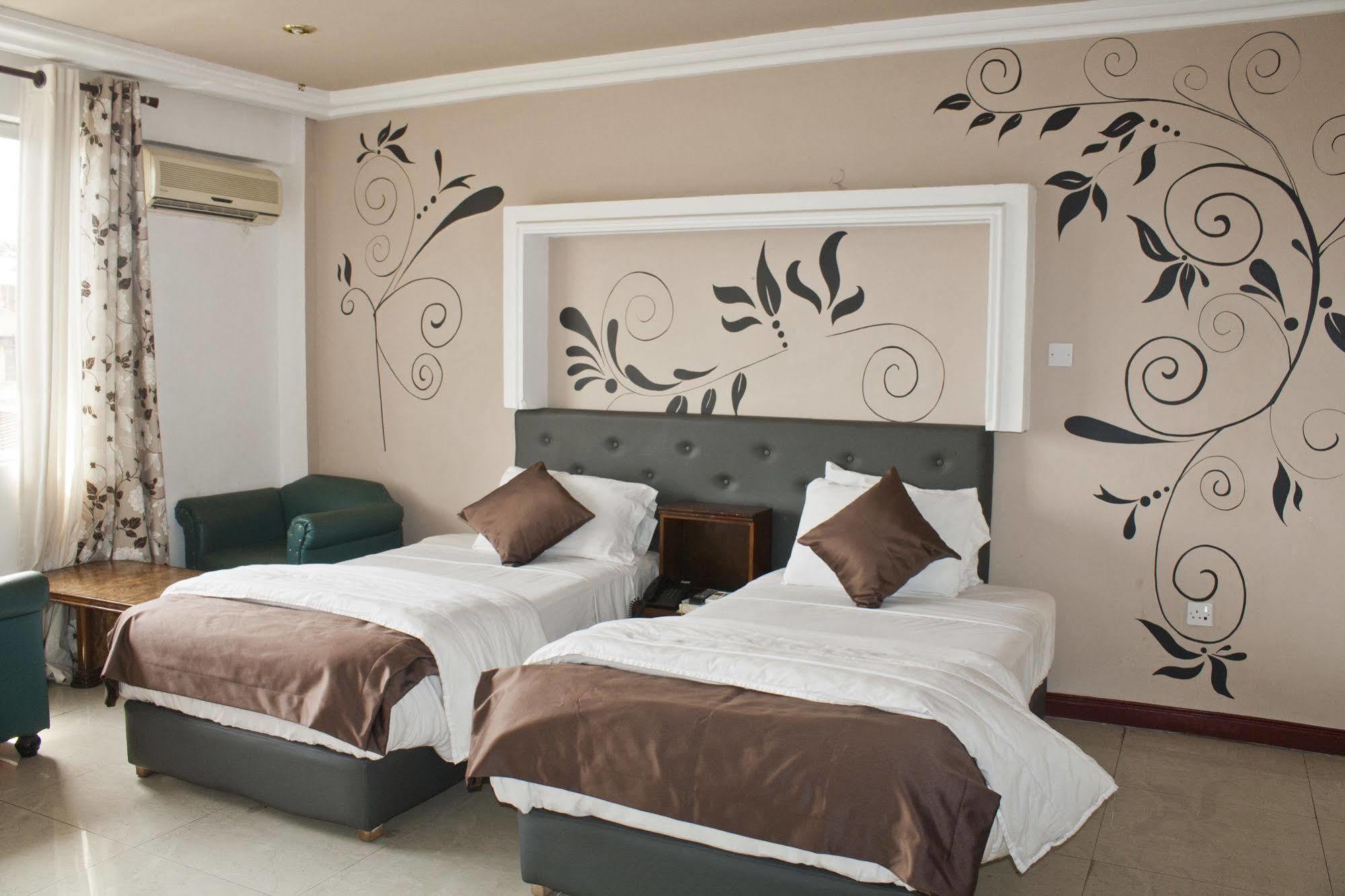 Niagara Hotel Accra Esterno foto