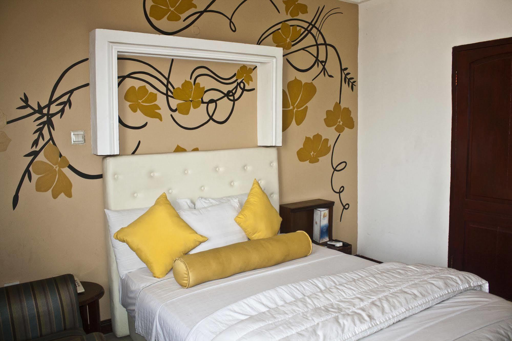 Niagara Hotel Accra Esterno foto