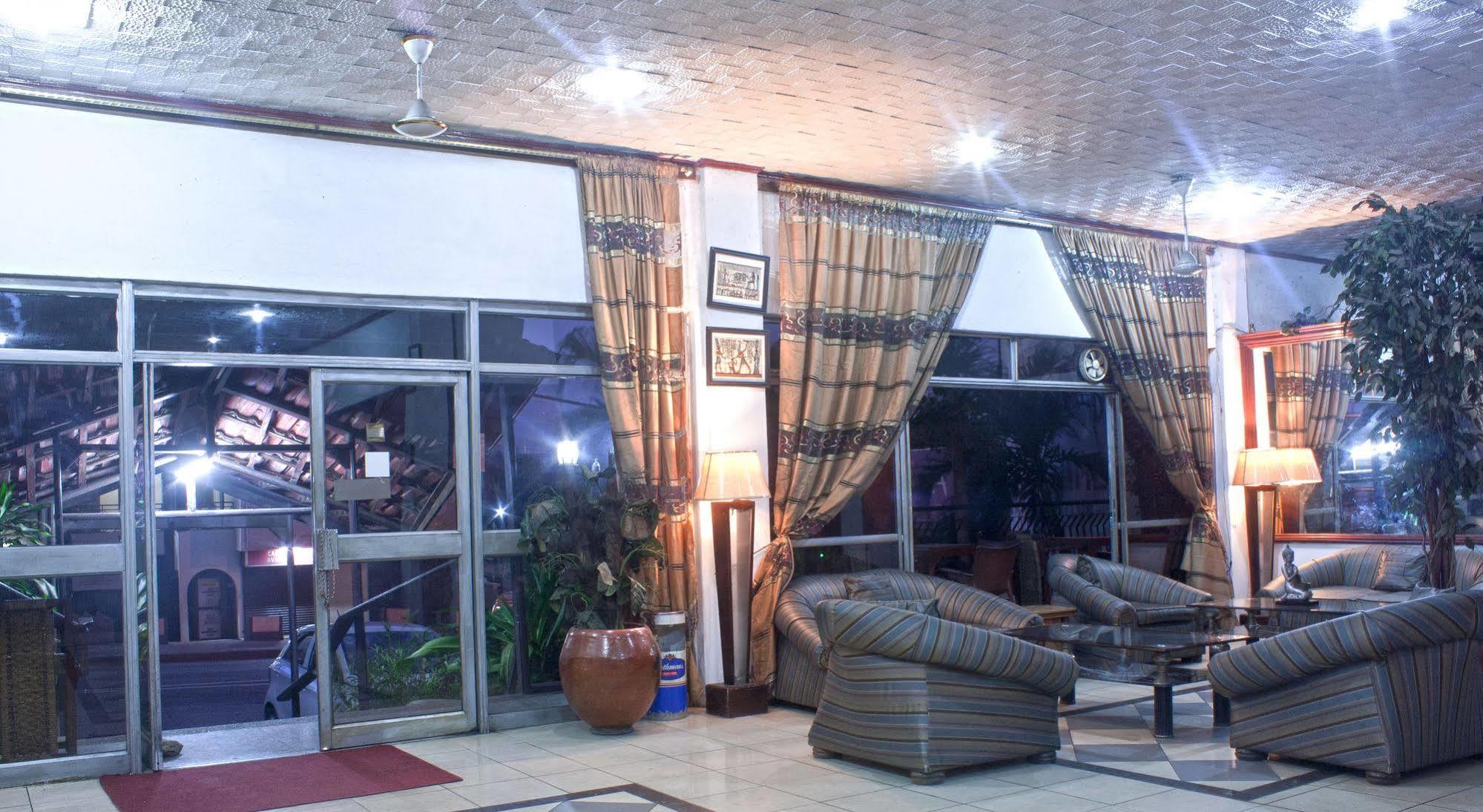 Niagara Hotel Accra Esterno foto