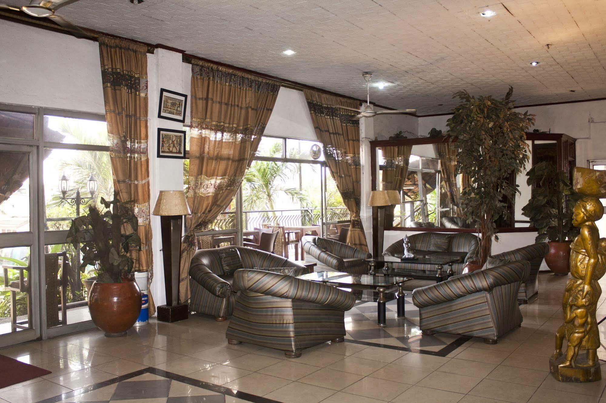 Niagara Hotel Accra Esterno foto